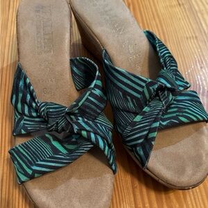 Italian Shoemakers Green and Black Wedge Sandals